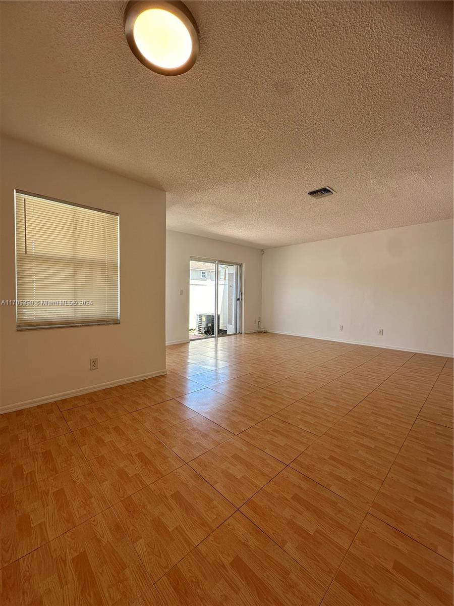 SOMERSET FOUR REPLAT - Residential Lease