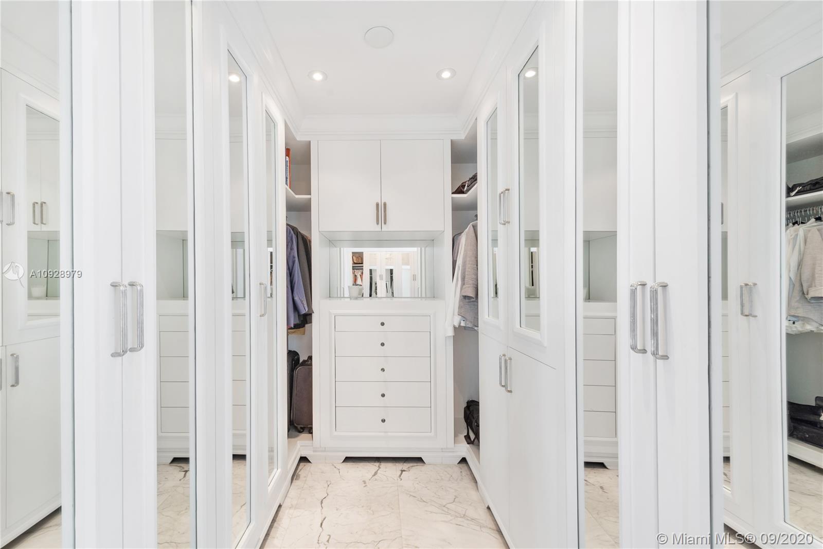 CONTINUUM ON SOUTH BEACH - Residential