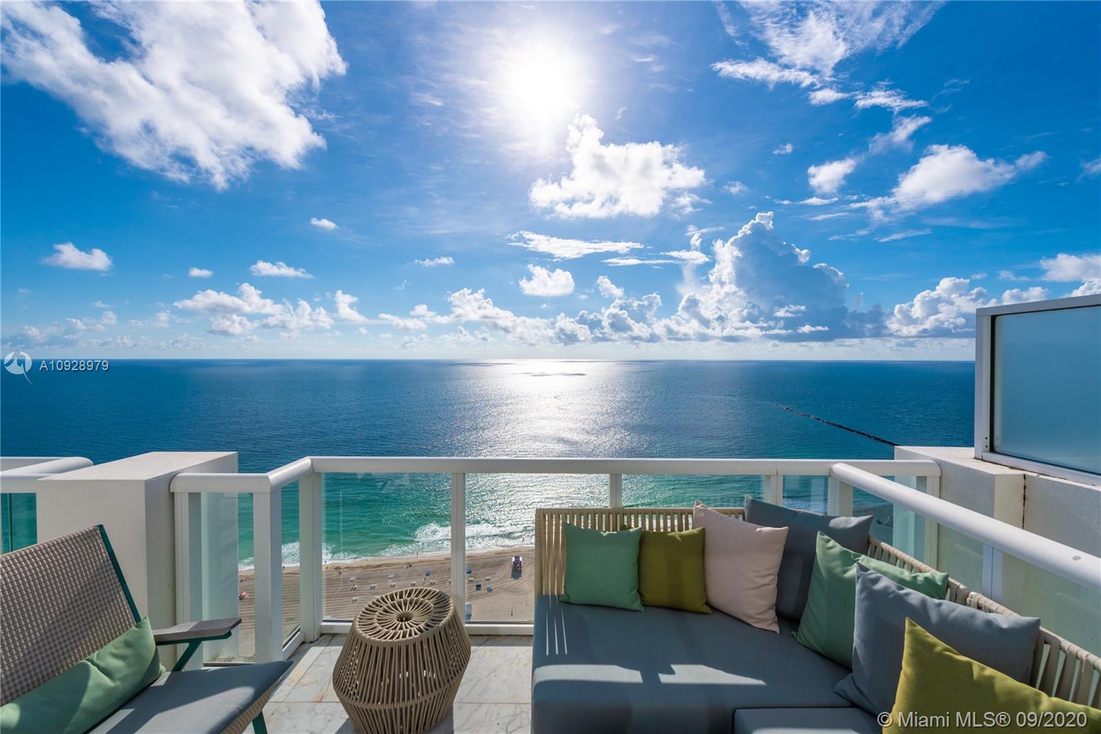 CONTINUUM ON SOUTH BEACH - Residential