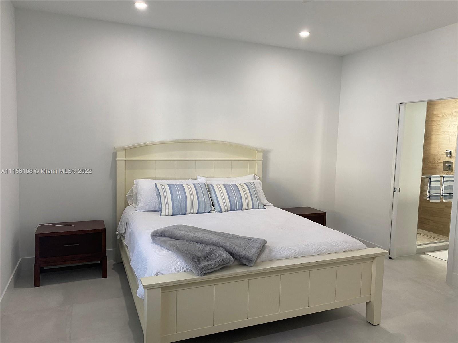 TWIN LAKES - Residential Lease