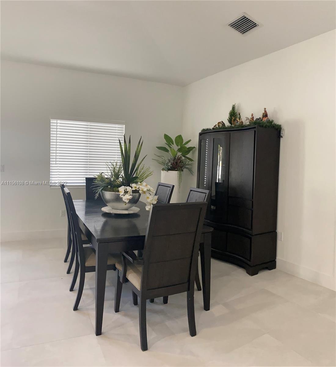 TWIN LAKES - Residential Lease