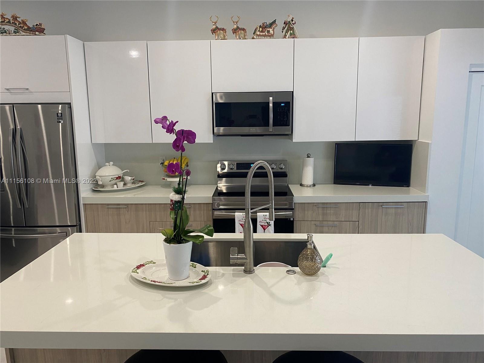 TWIN LAKES - Residential Lease
