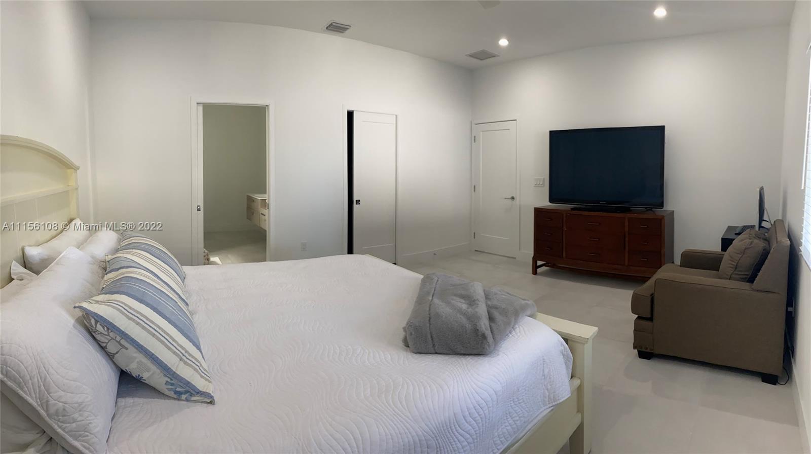 TWIN LAKES - Residential Lease
