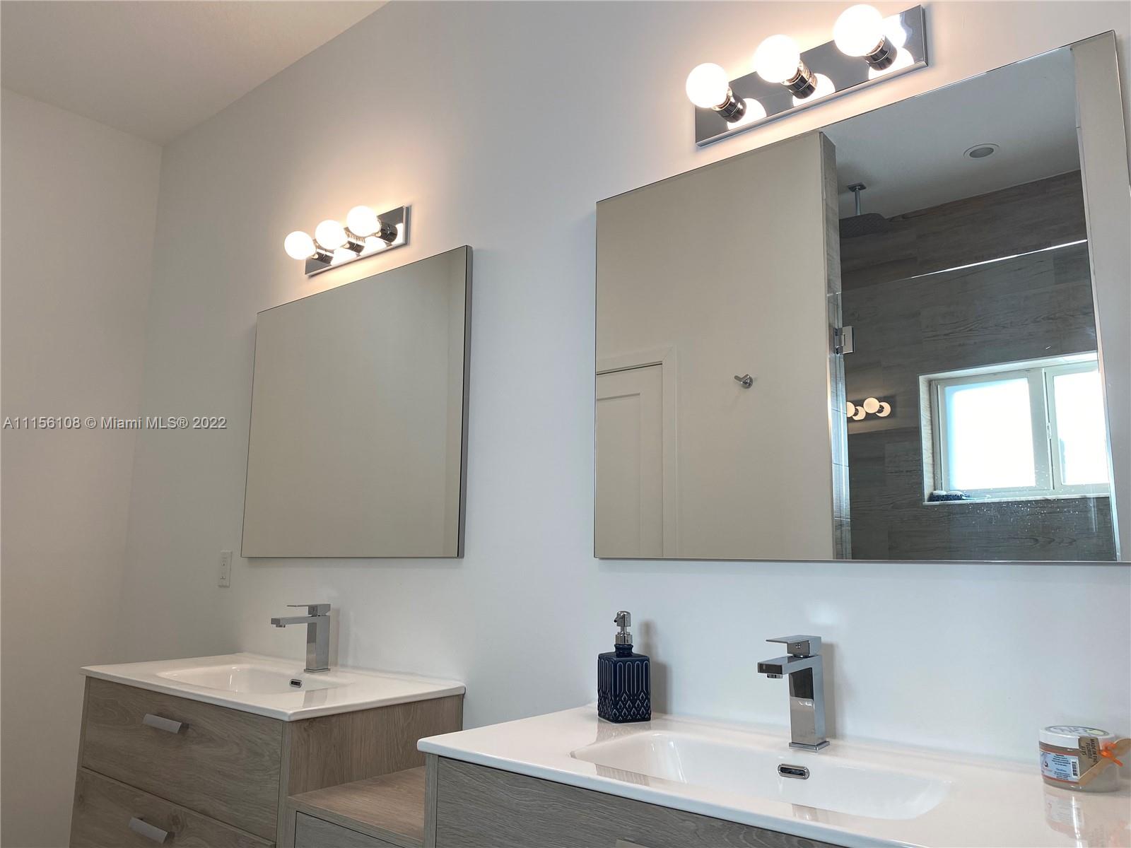 TWIN LAKES - Residential Lease