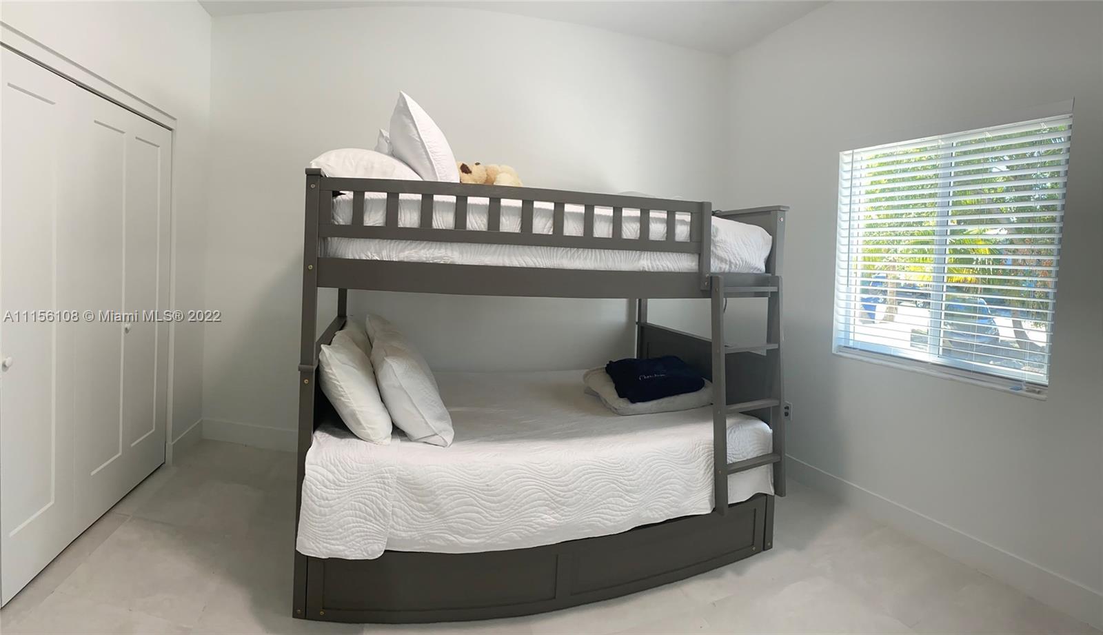 TWIN LAKES - Residential Lease