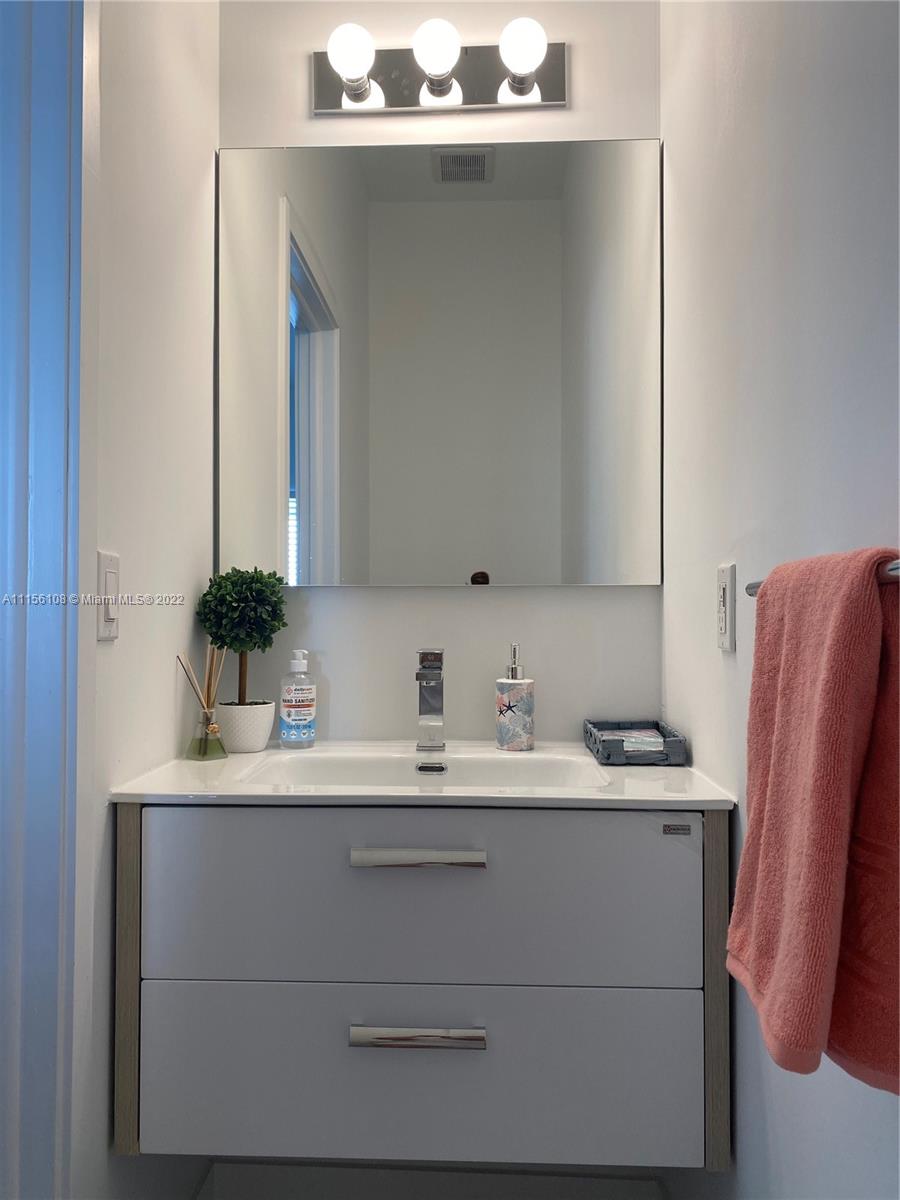 TWIN LAKES - Residential Lease