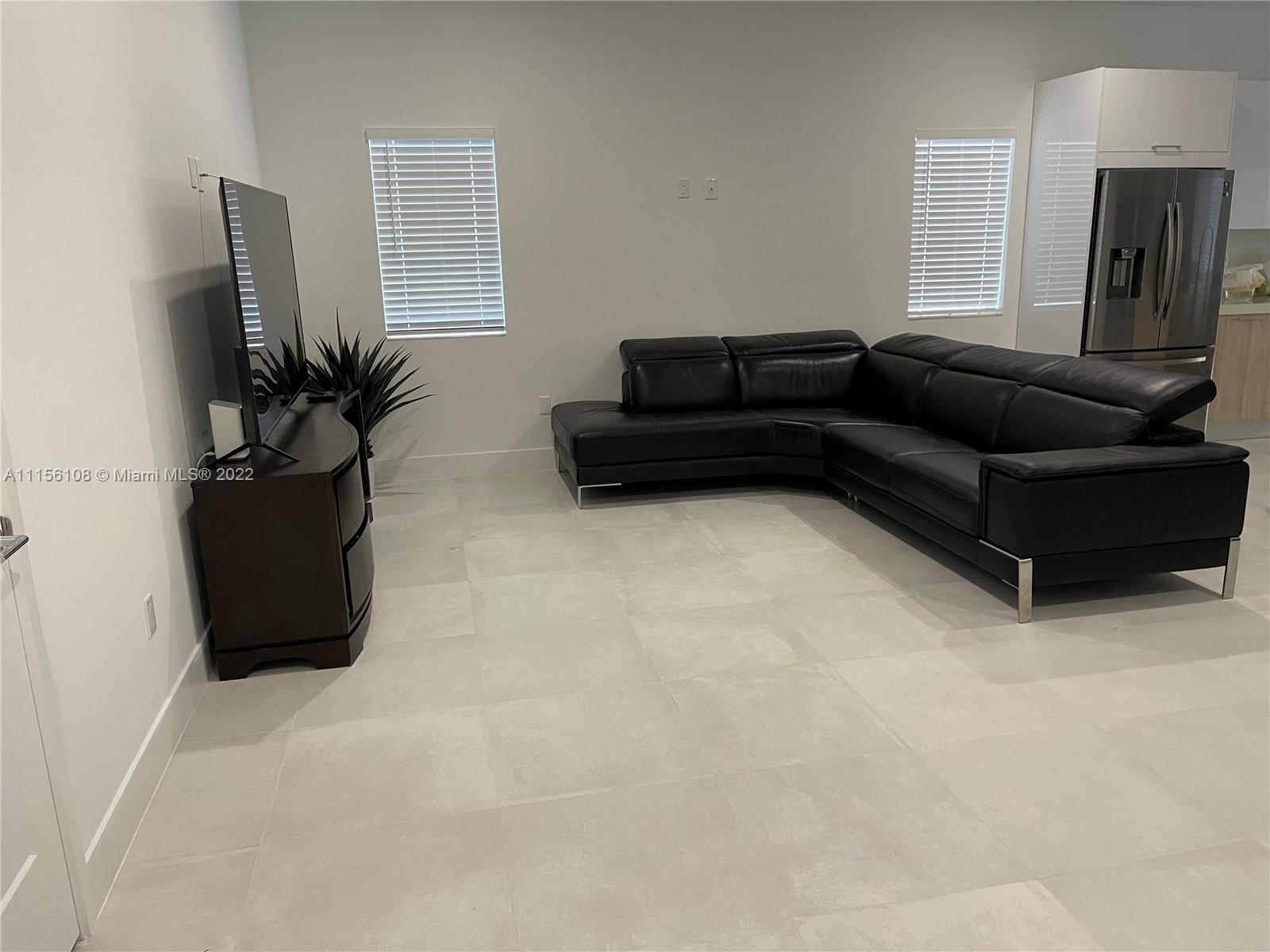 TWIN LAKES - Residential Lease