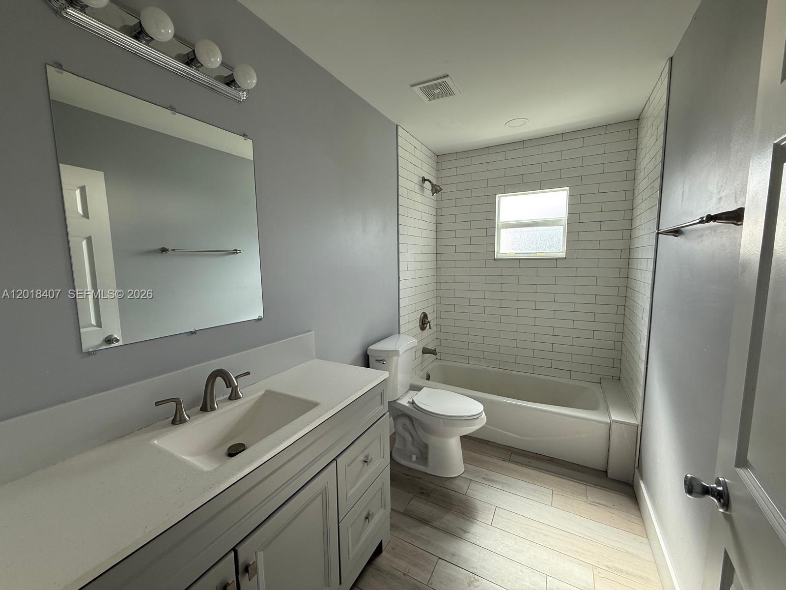 PALM BEACH FARMS CO 7 - Residential Lease
