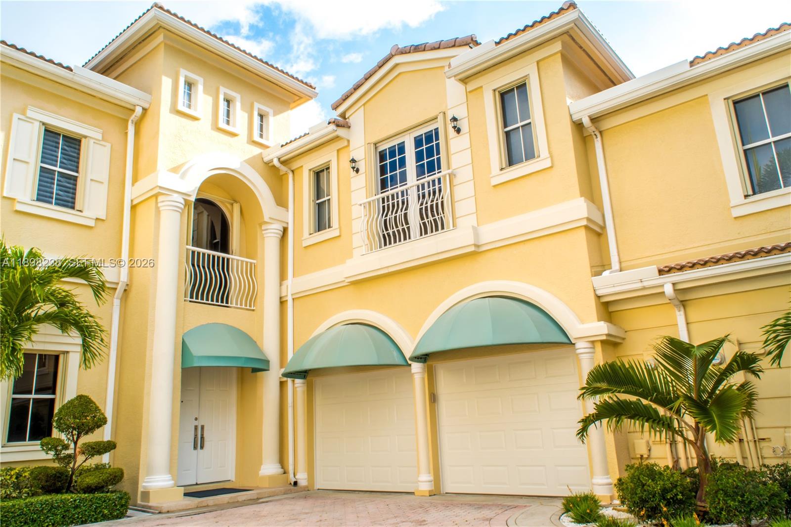THE COURTYARDS AT THE POI - Residential