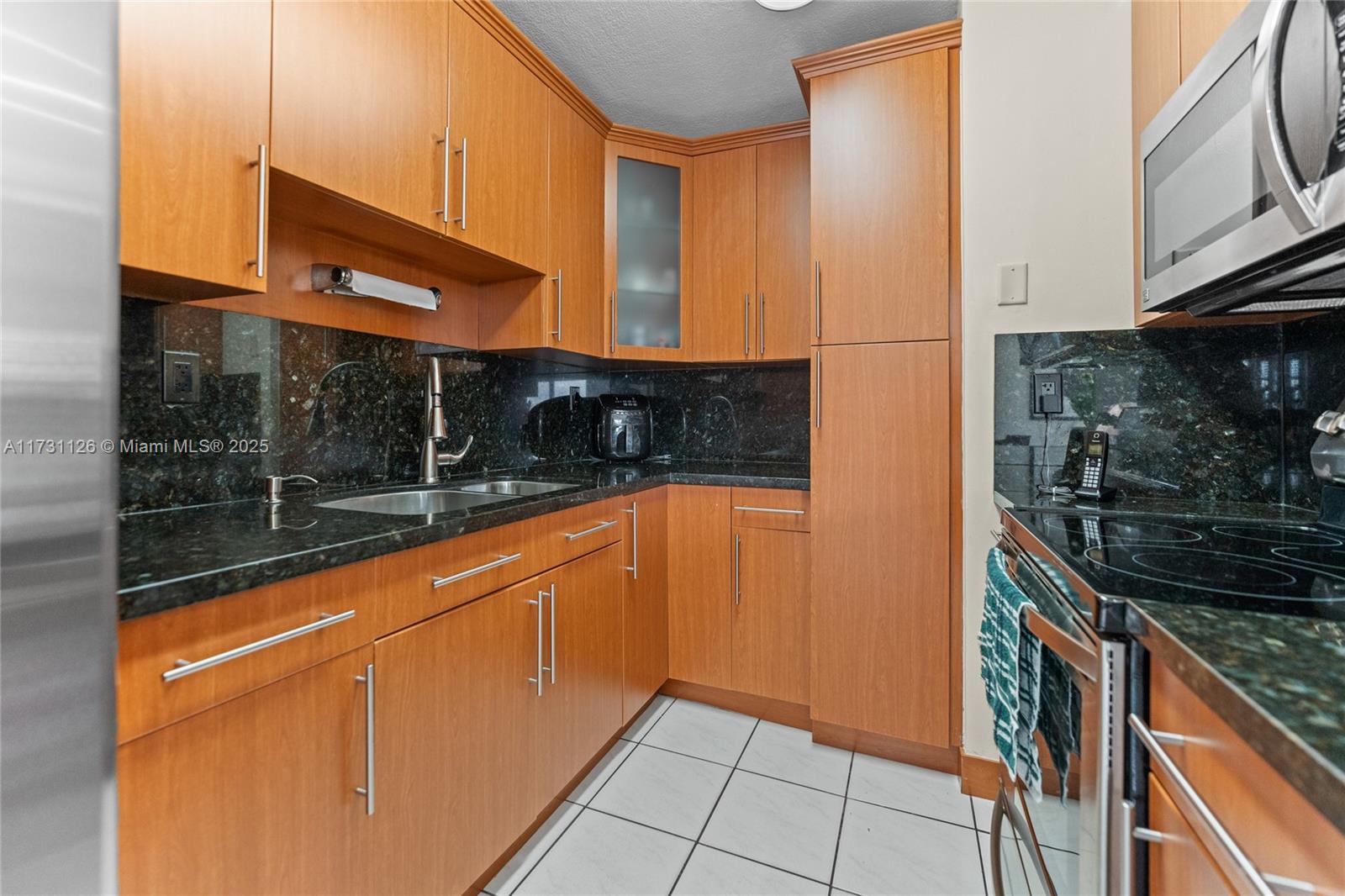 EXPO I CONDO - Residential