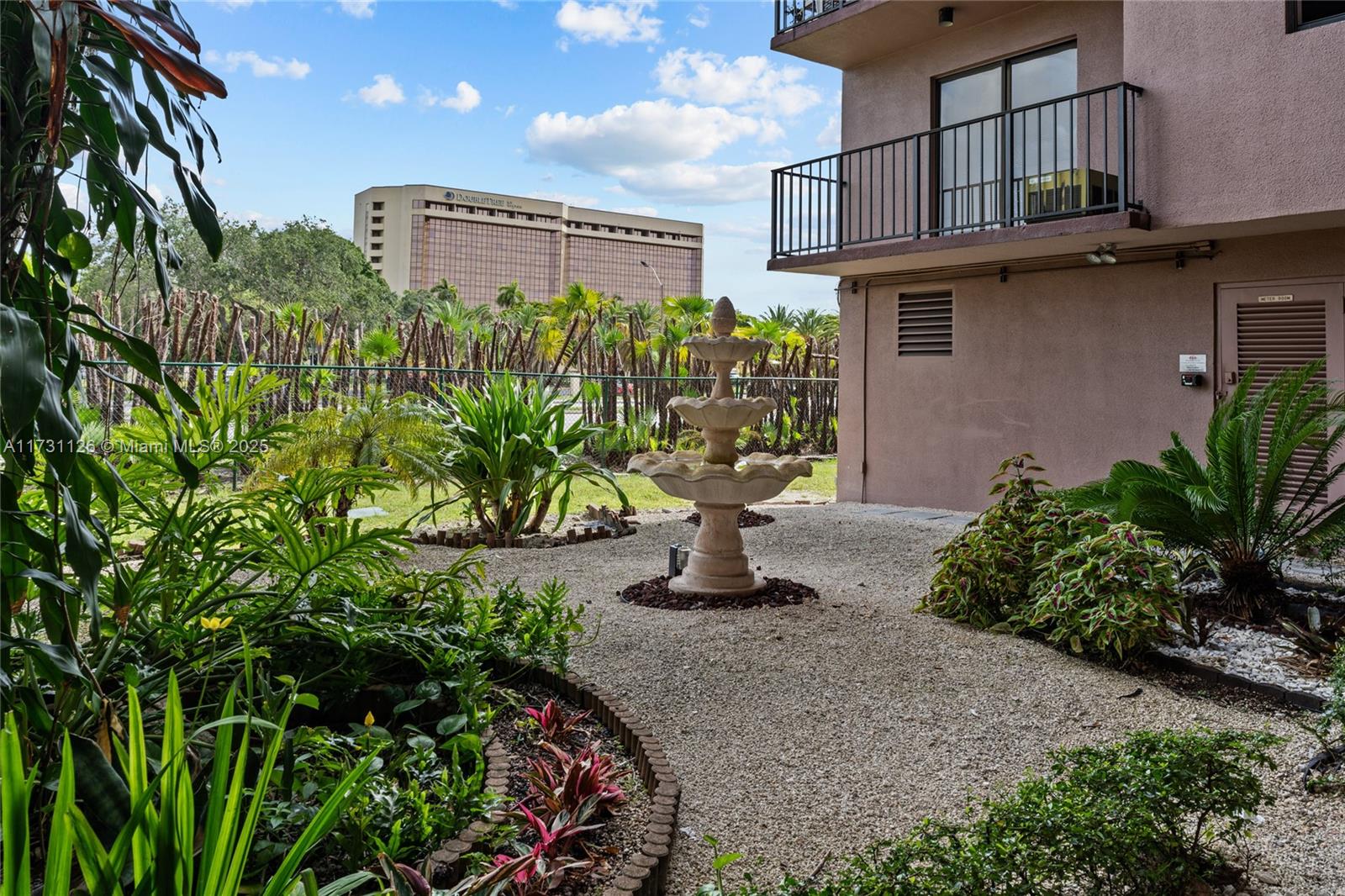 EXPO I CONDO - Residential
