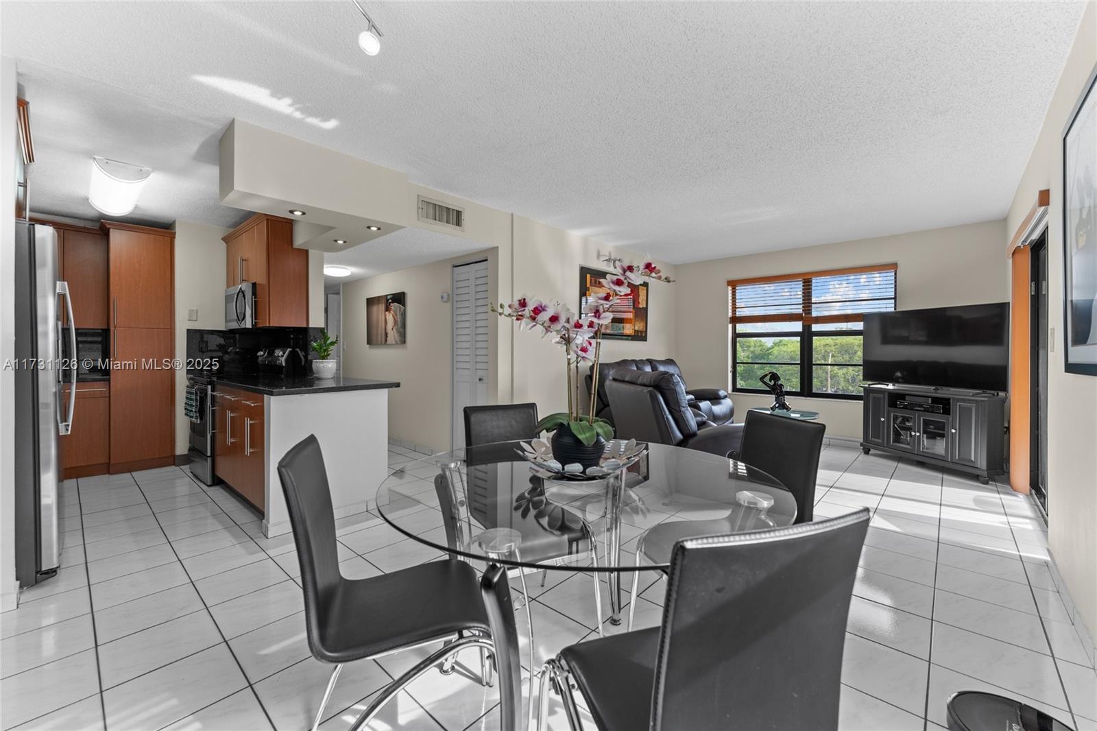 EXPO I CONDO - Residential