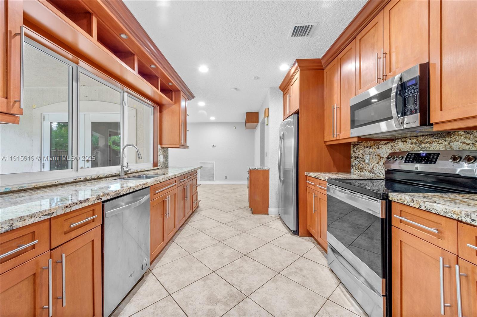 PLANTATIONS SECLUDED GARD - Residential Lease