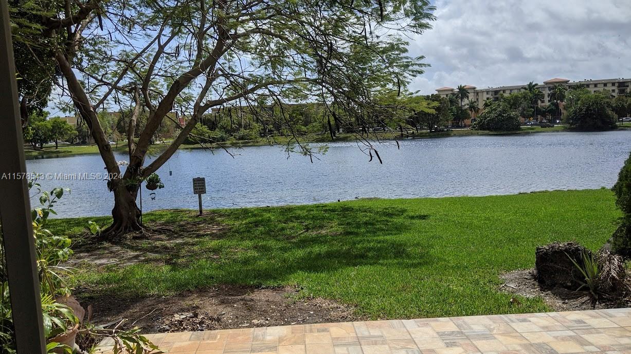 aMAZING 2 BEDROOM 1 1/2 BATHROOM, WITH LAKE VIEW, FRESHLY PAINTED AND RENOVATED, CLOSE TO MAYOR HIGHWAYS AND VERY CLOSE TO MOST CONVENIENT STORES AND MAIN MALL. FEW MILES FROM DORAL, CITY PLACE AND MUCH MORE. CALL LISTING AGENT FOR MORE INFO
