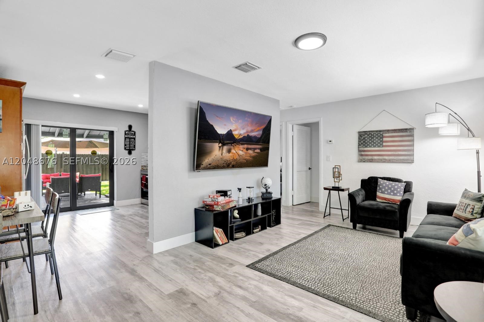 COLLIER MANOR 5TH ADD - Residential Lease