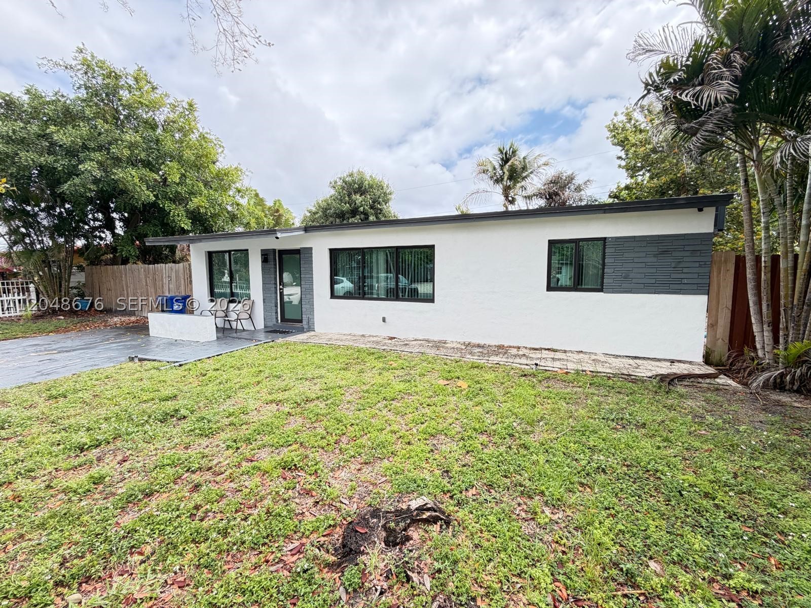 COLLIER MANOR 5TH ADD - Residential Lease