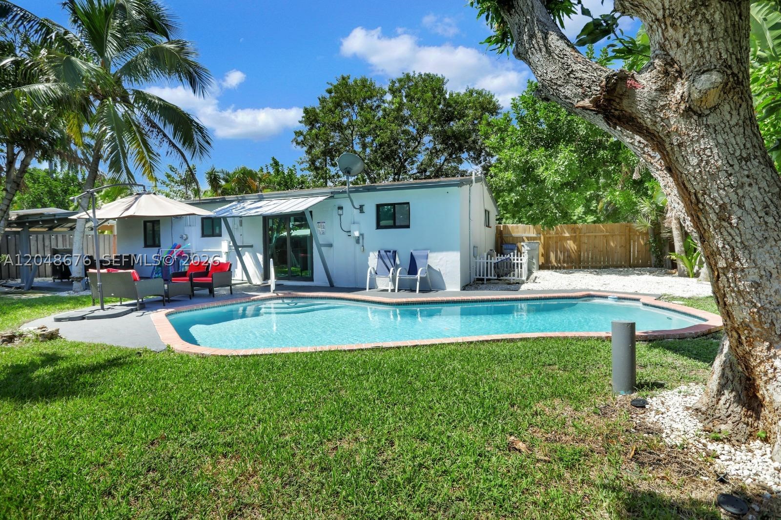 COLLIER MANOR 5TH ADD - Residential Lease