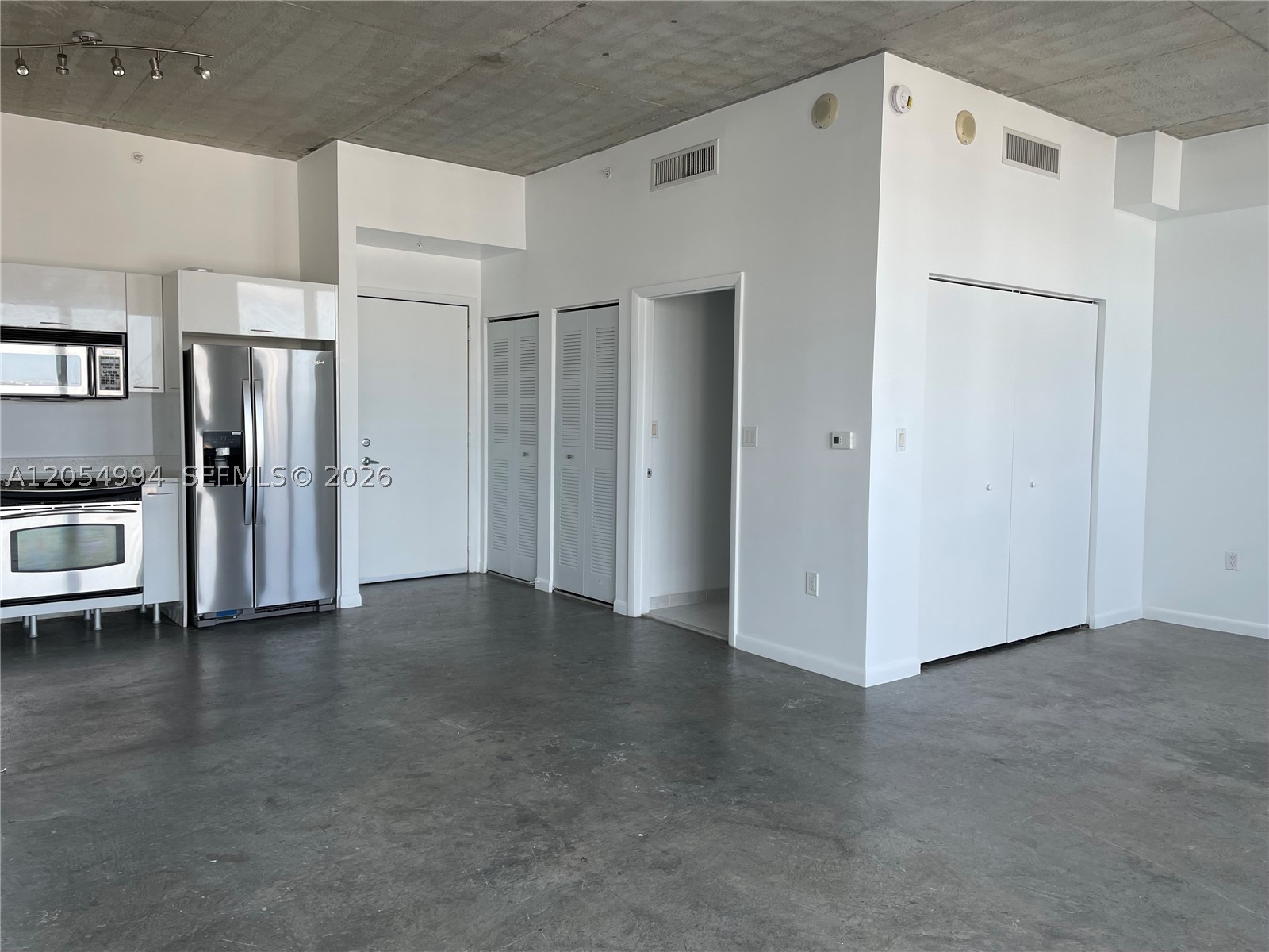 THE LOFT DOWNTOWN II COND - Residential Lease