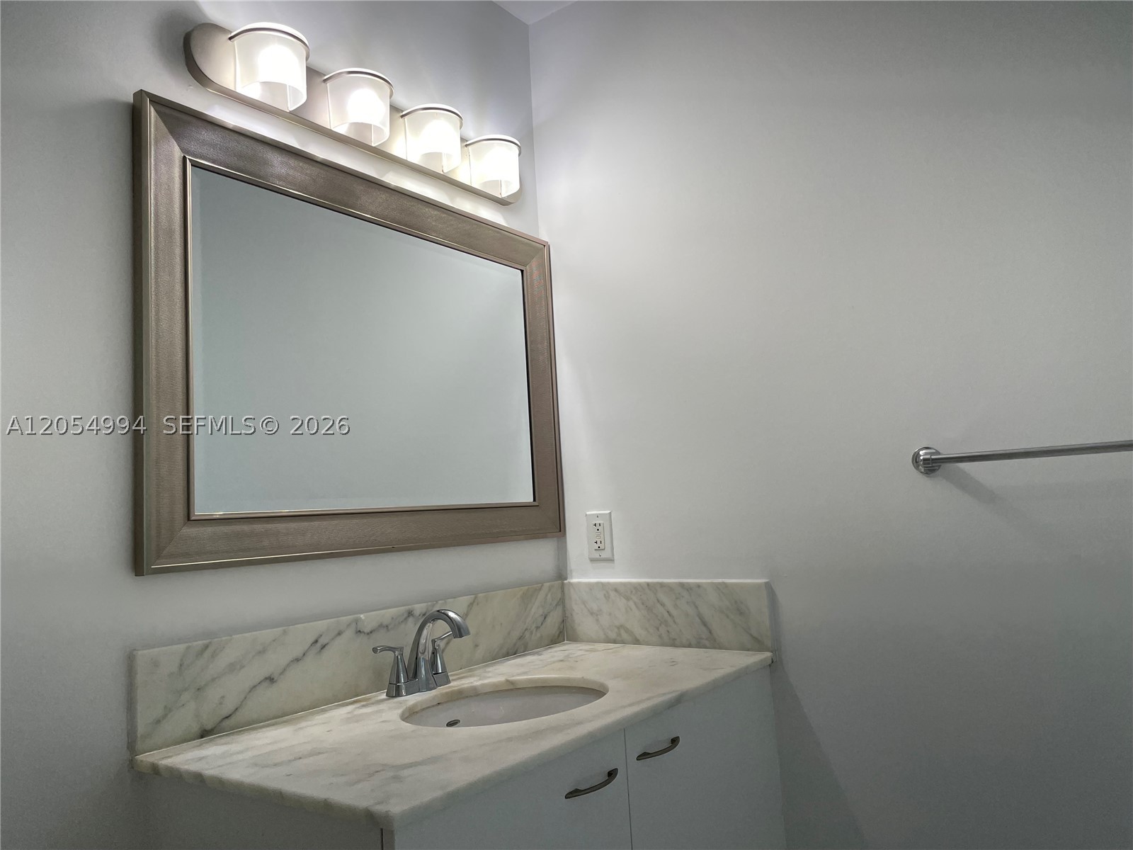 THE LOFT DOWNTOWN II COND - Residential Lease