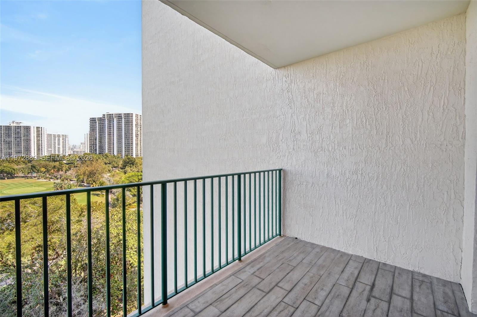 TURNBERRY VLG NO TOWER CO - Residential