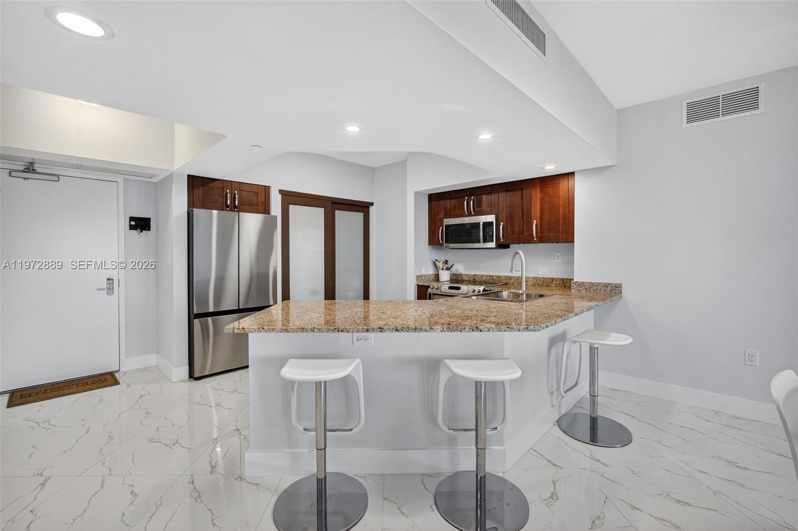 TURNBERRY VLG NO TOWER CO - Residential
