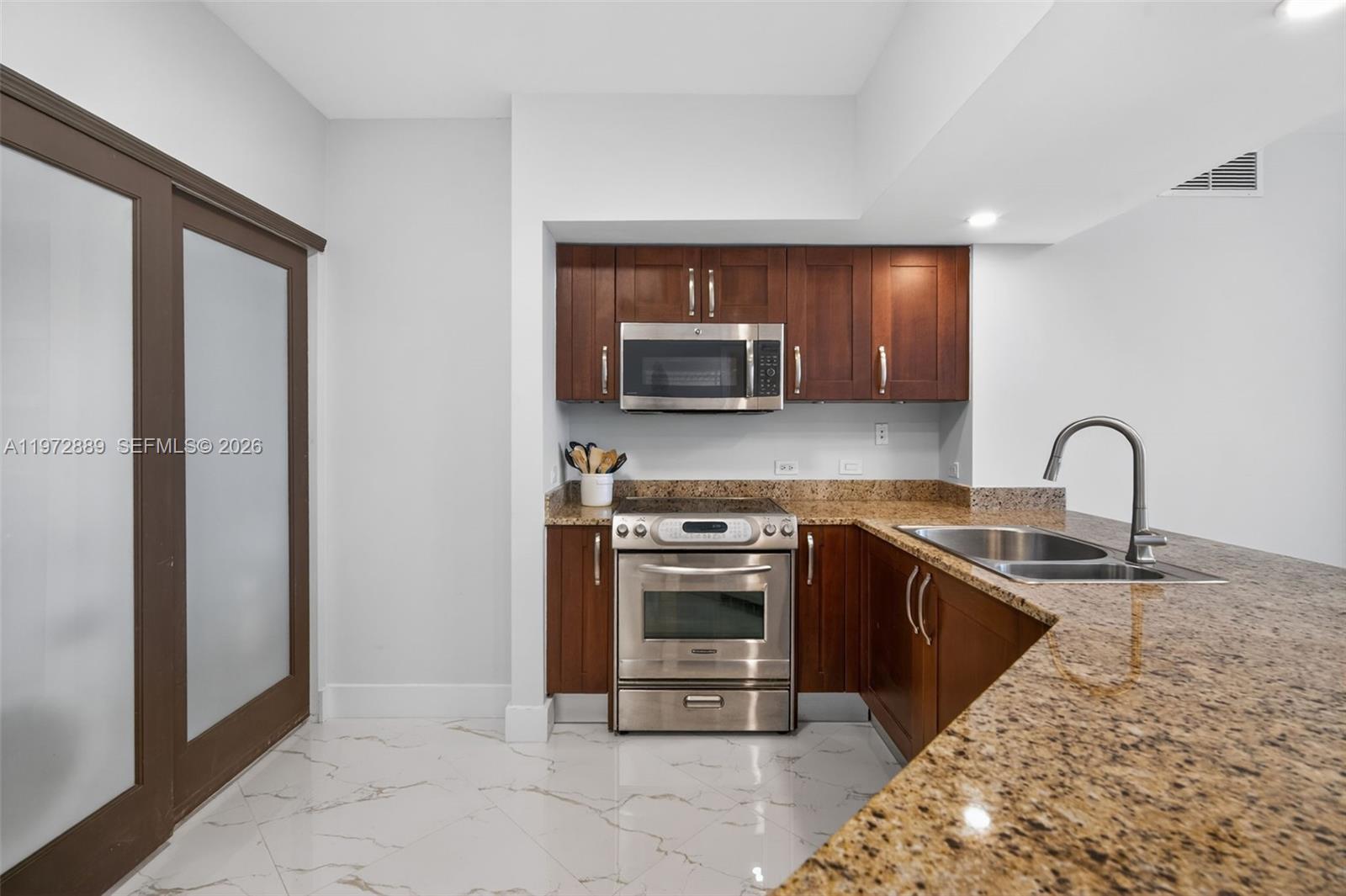 TURNBERRY VLG NO TOWER CO - Residential