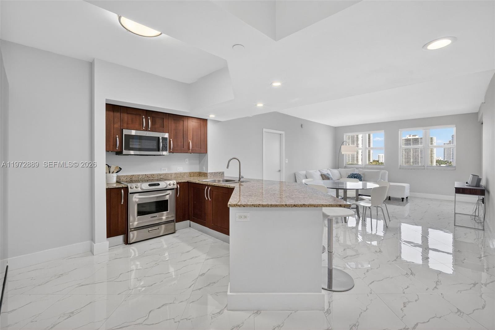 TURNBERRY VLG NO TOWER CO - Residential