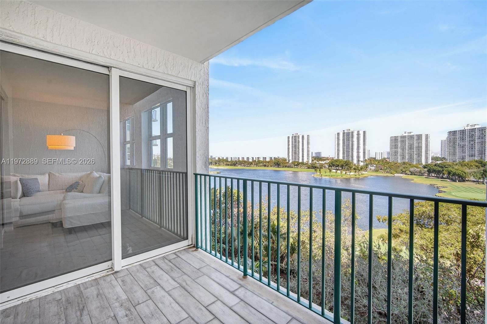TURNBERRY VLG NO TOWER CO - Residential