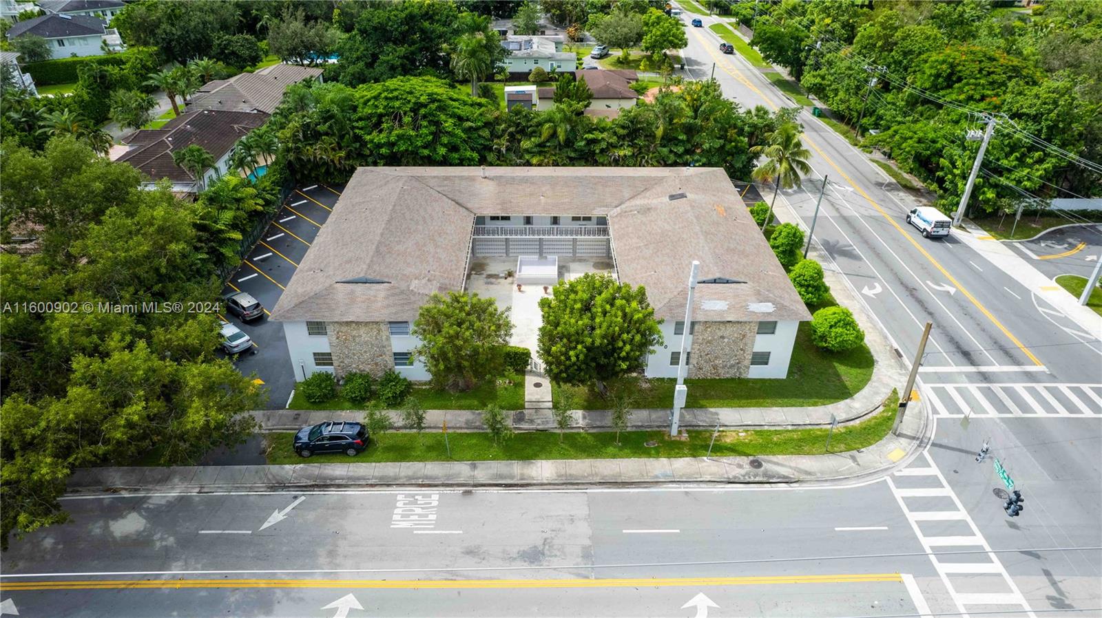 **MOVE IN SPECIAL FOR QUALIFIED APPLICANTS!** Move-in NOW with just 2 months!** Secure your place in this coveted address! Embrace the allure of opulent residences and upscale communities, with effortless access to Downtown Dadeland and the Metrorail from this expansive 1-bedroom dwelling. This corner apartment features an open floor plan with an L-shaped living/dining area and a pristine white kitchen with an extended island countertop and ample storage. Discover the beautifully refurbished surroundings, a generous courtyard entrance, and the practical on-site laundry facility. One uncovered parking spot included. Pets 20lbs or less welcome! Check out our VIRTUAL TOUR!
