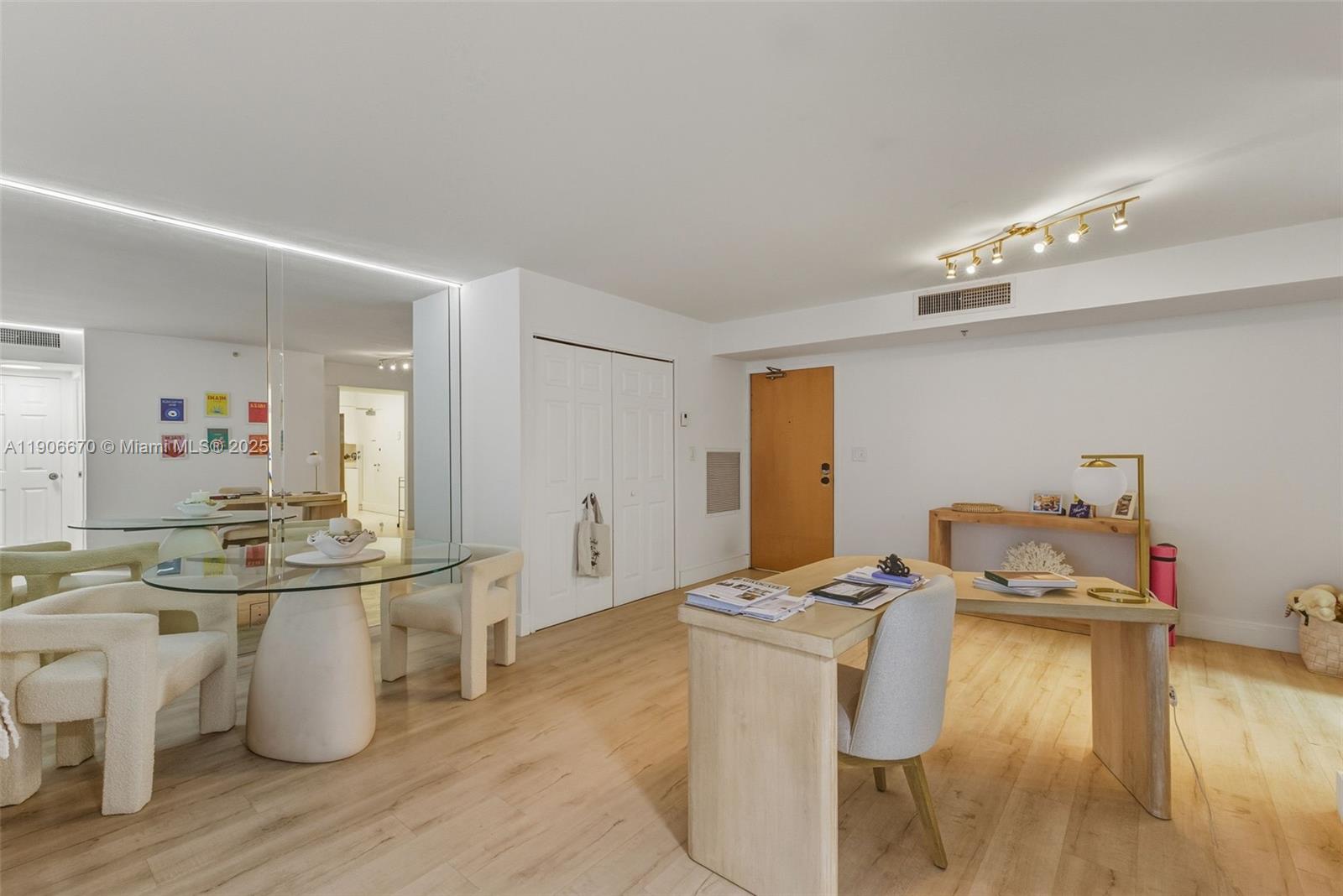 CARLISLE ON THE OCEAN CON - Residential