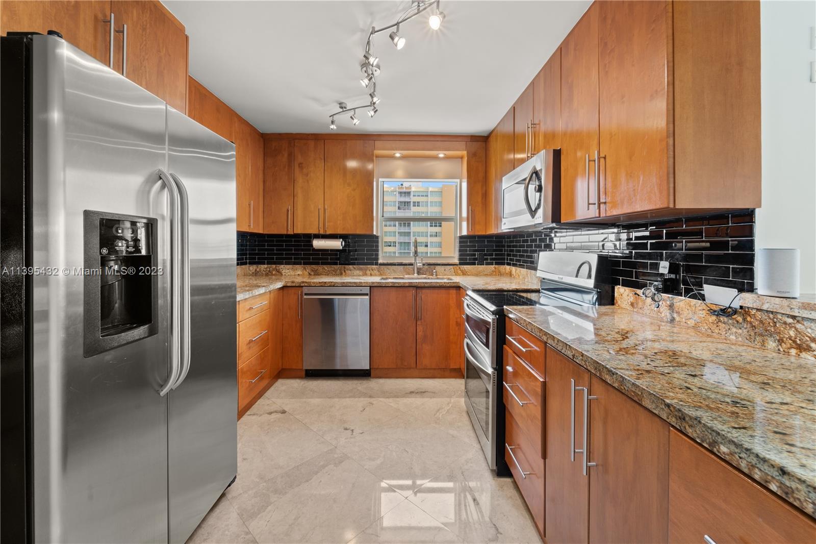 ALLINGTON TOWERS NORTH CO - Residential Lease