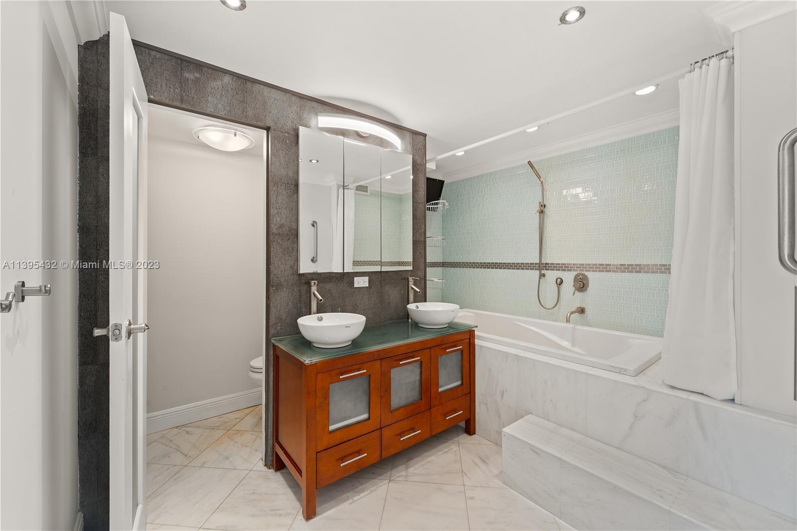 ALLINGTON TOWERS NORTH CO - Residential Lease