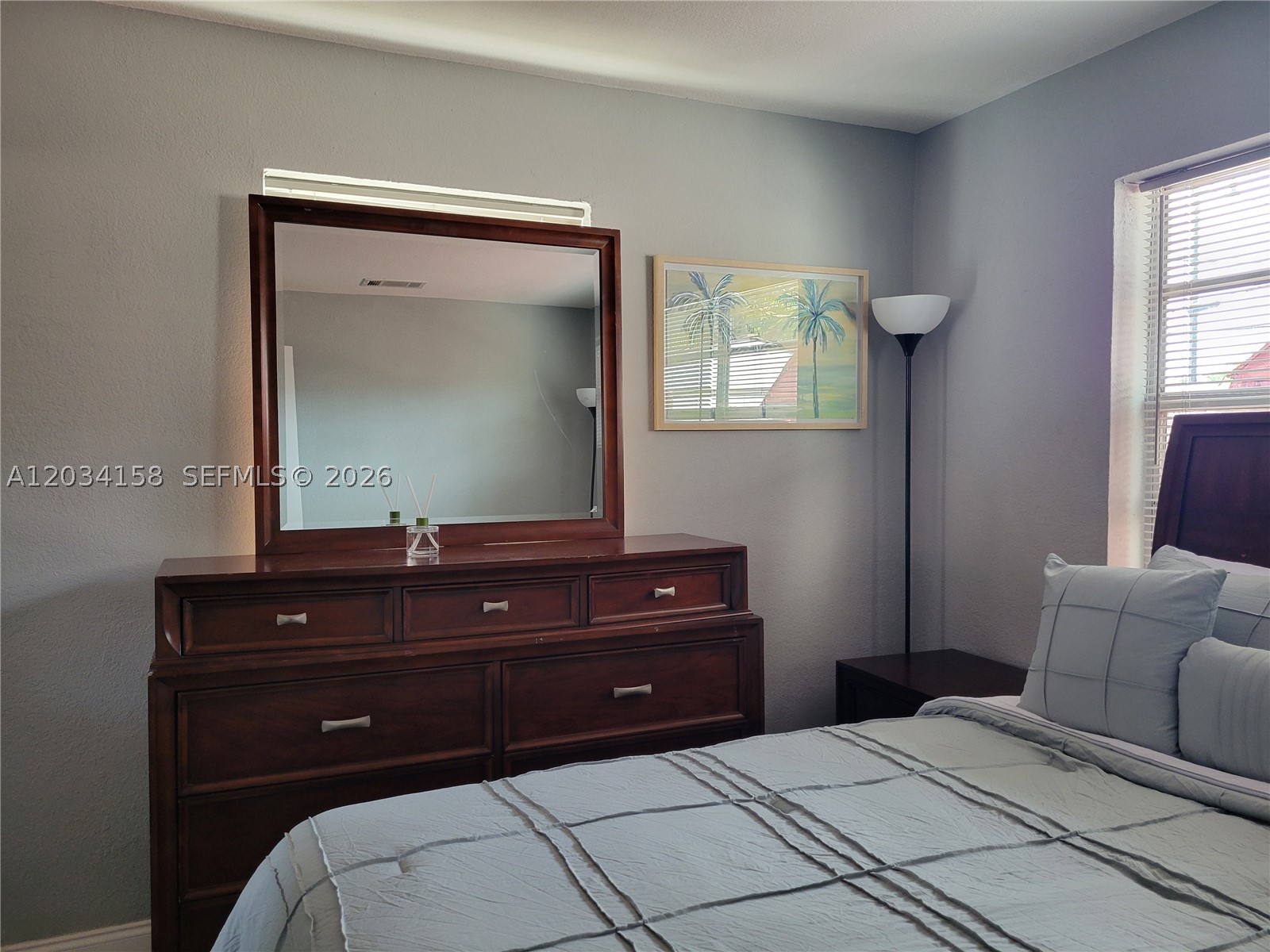 CRESTHAVEN NO 10 - Residential Lease