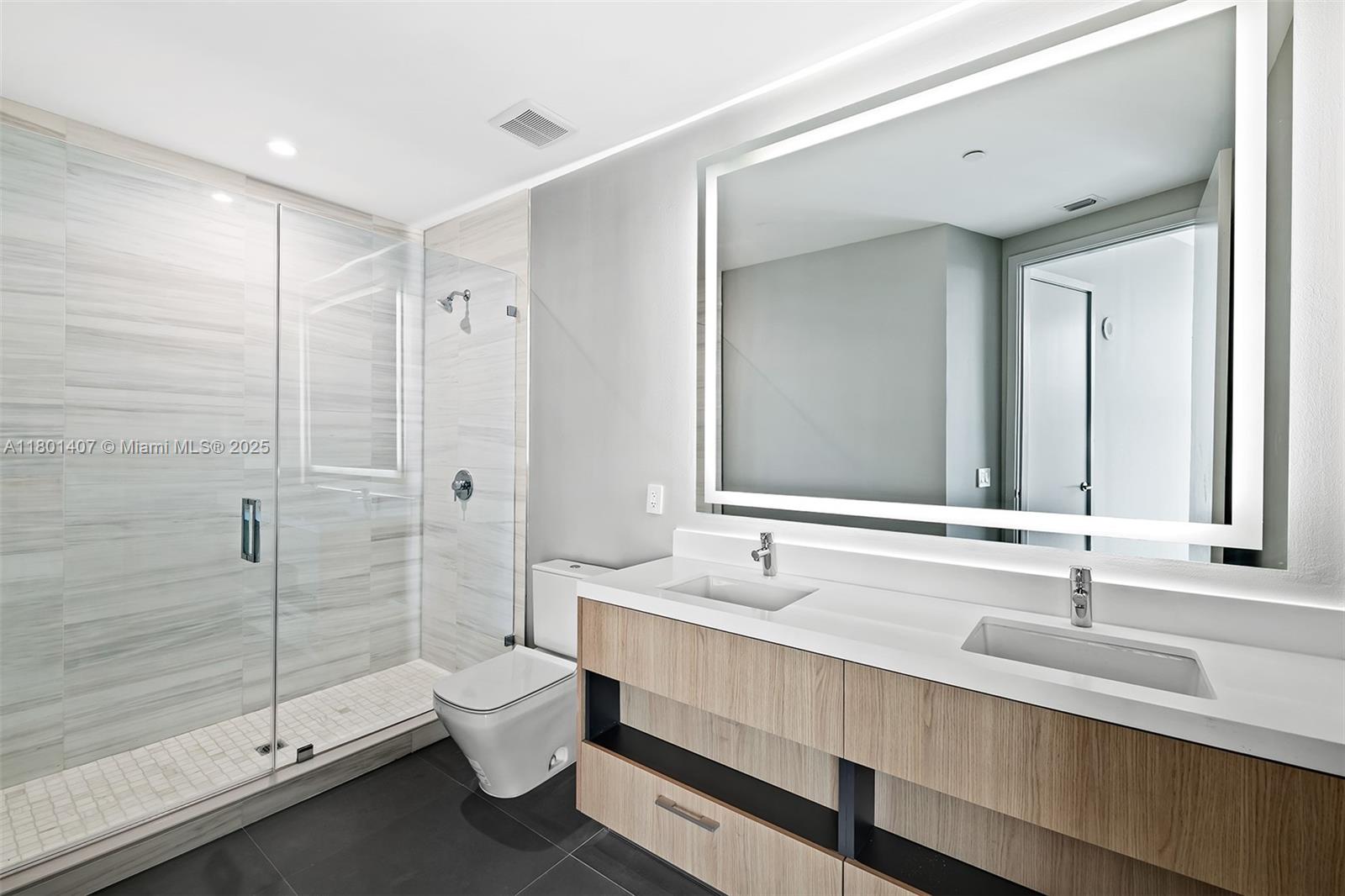 PARAMOUNT MIAMI WORLDCENT - Residential