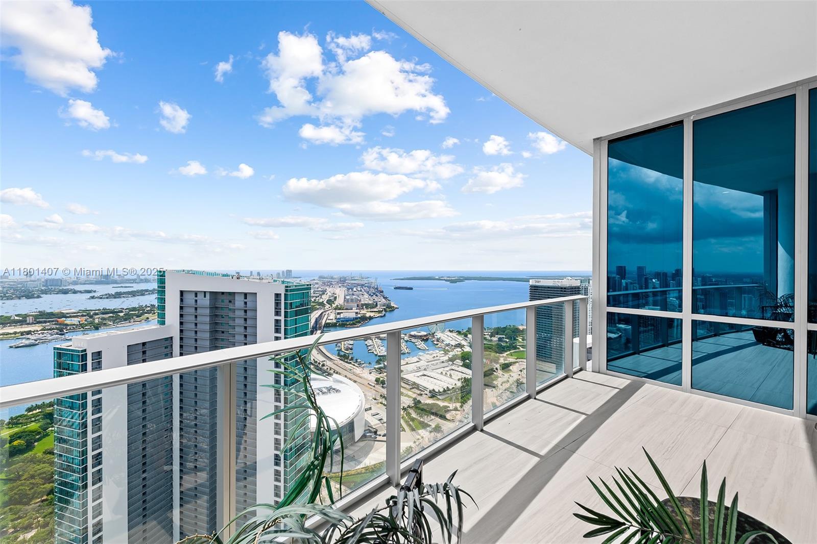 PARAMOUNT MIAMI WORLDCENT - Residential