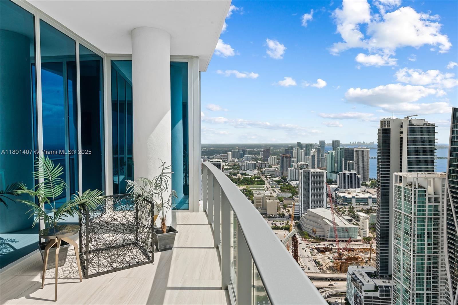 PARAMOUNT MIAMI WORLDCENT - Residential
