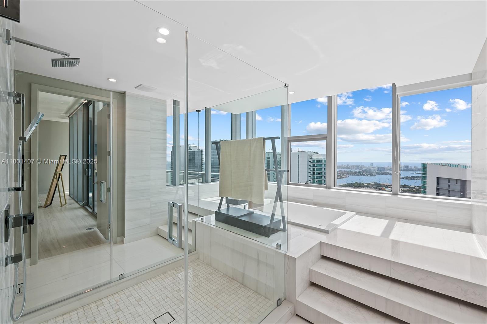 PARAMOUNT MIAMI WORLDCENT - Residential