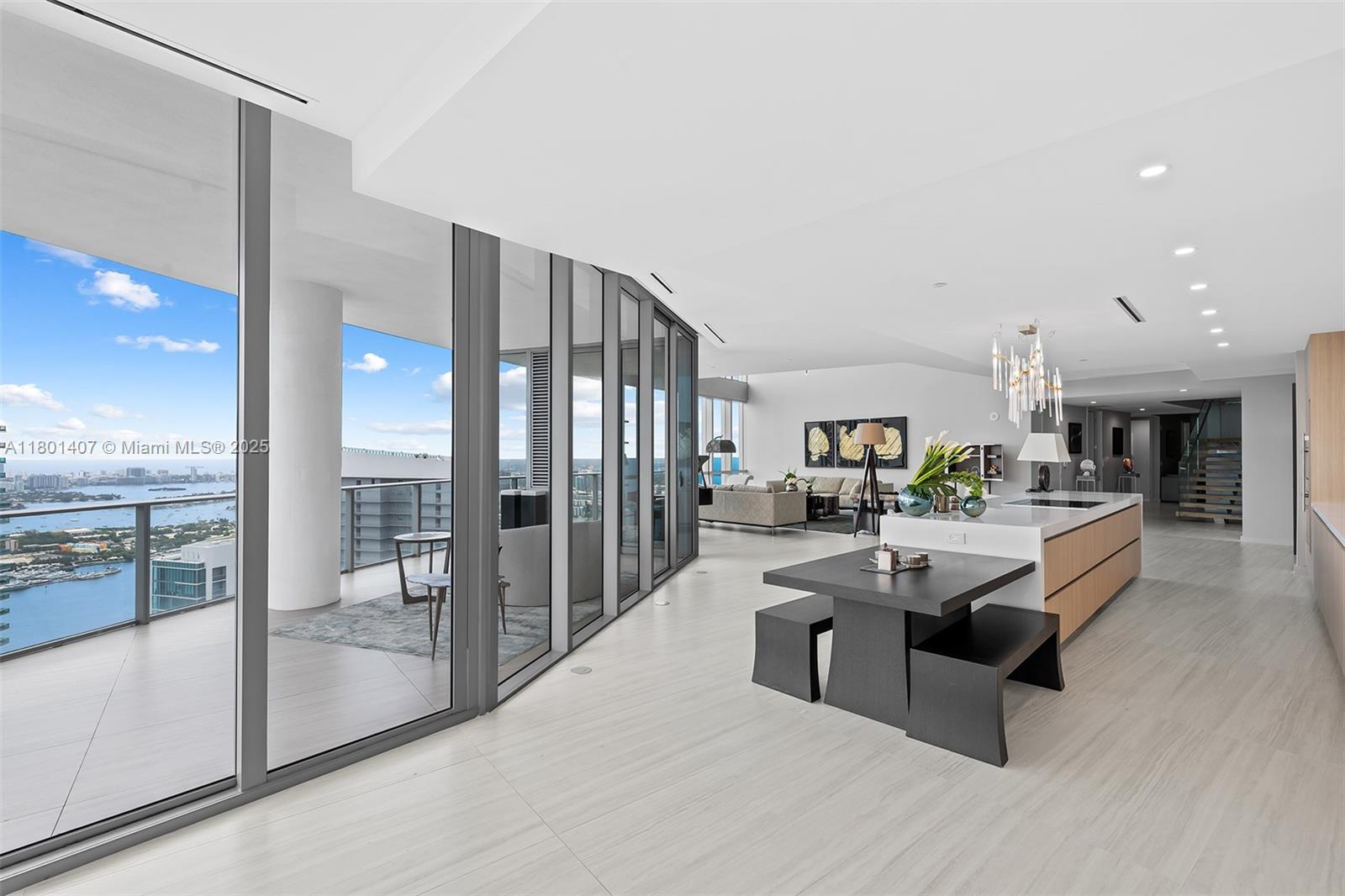 PARAMOUNT MIAMI WORLDCENT - Residential