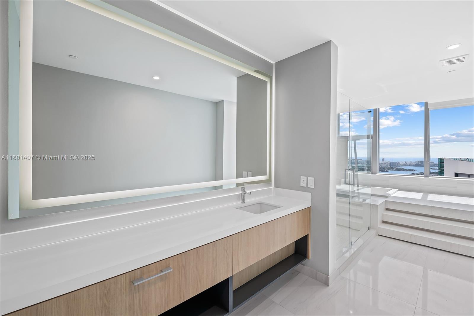 PARAMOUNT MIAMI WORLDCENT - Residential