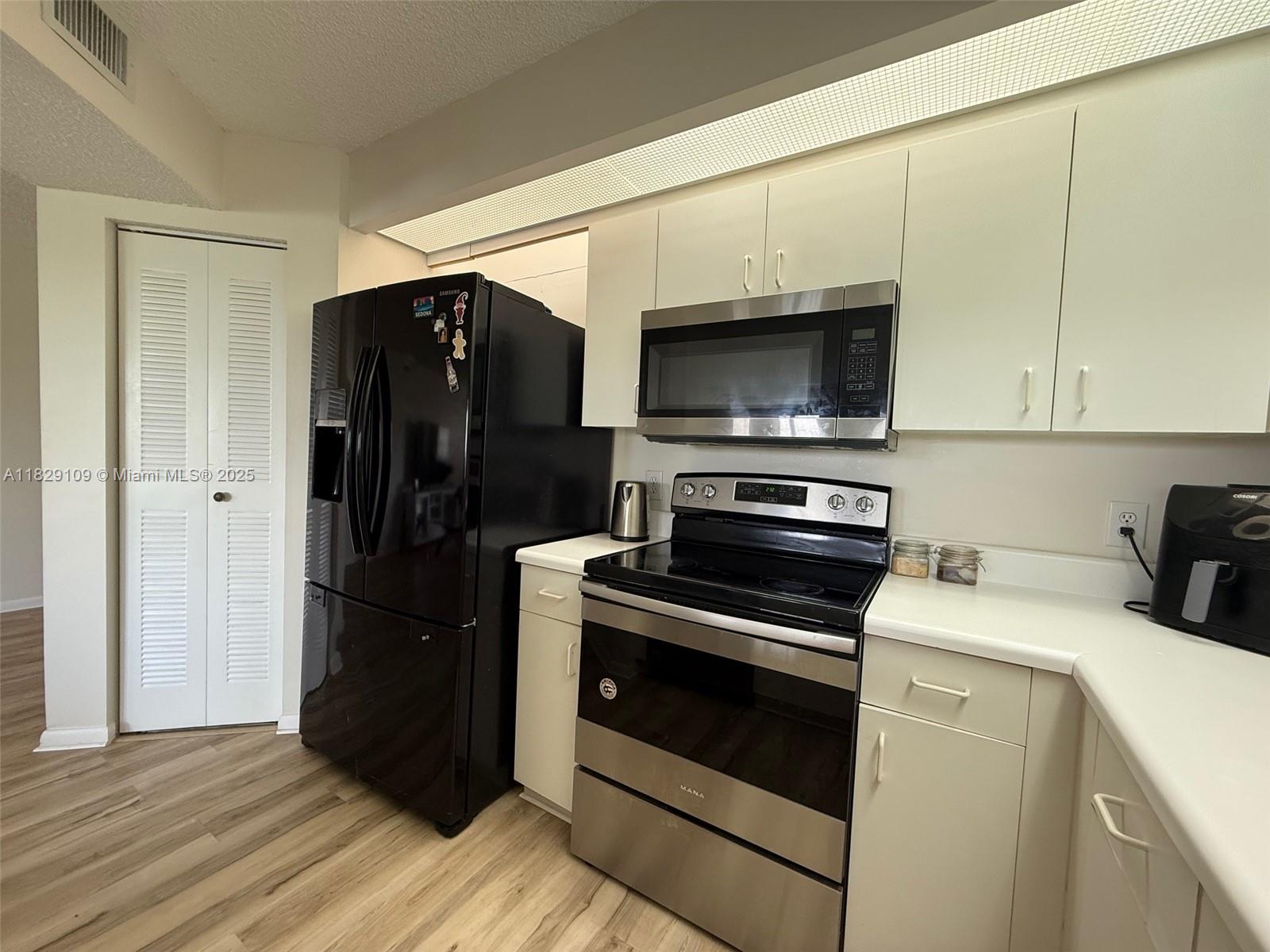 SUFFOLK AT CENTURY VILLAG - Residential