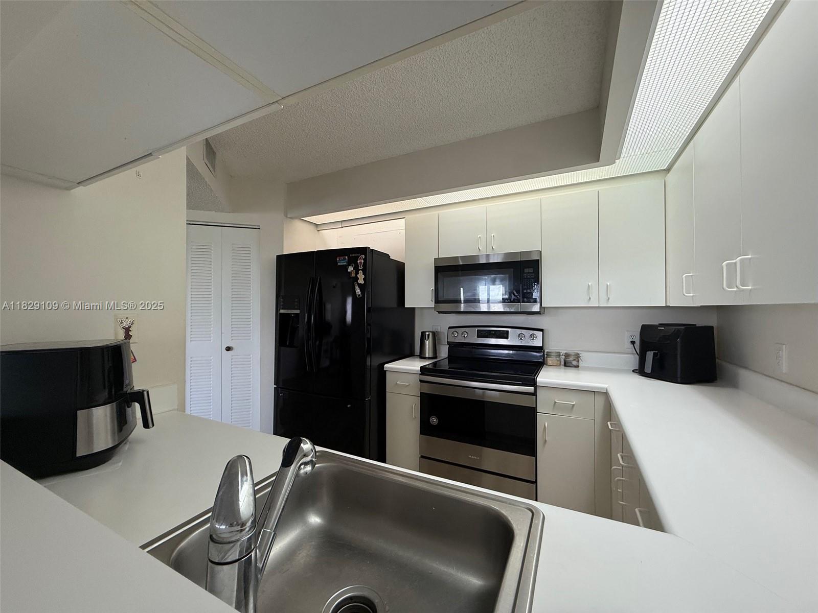 SUFFOLK AT CENTURY VILLAG - Residential