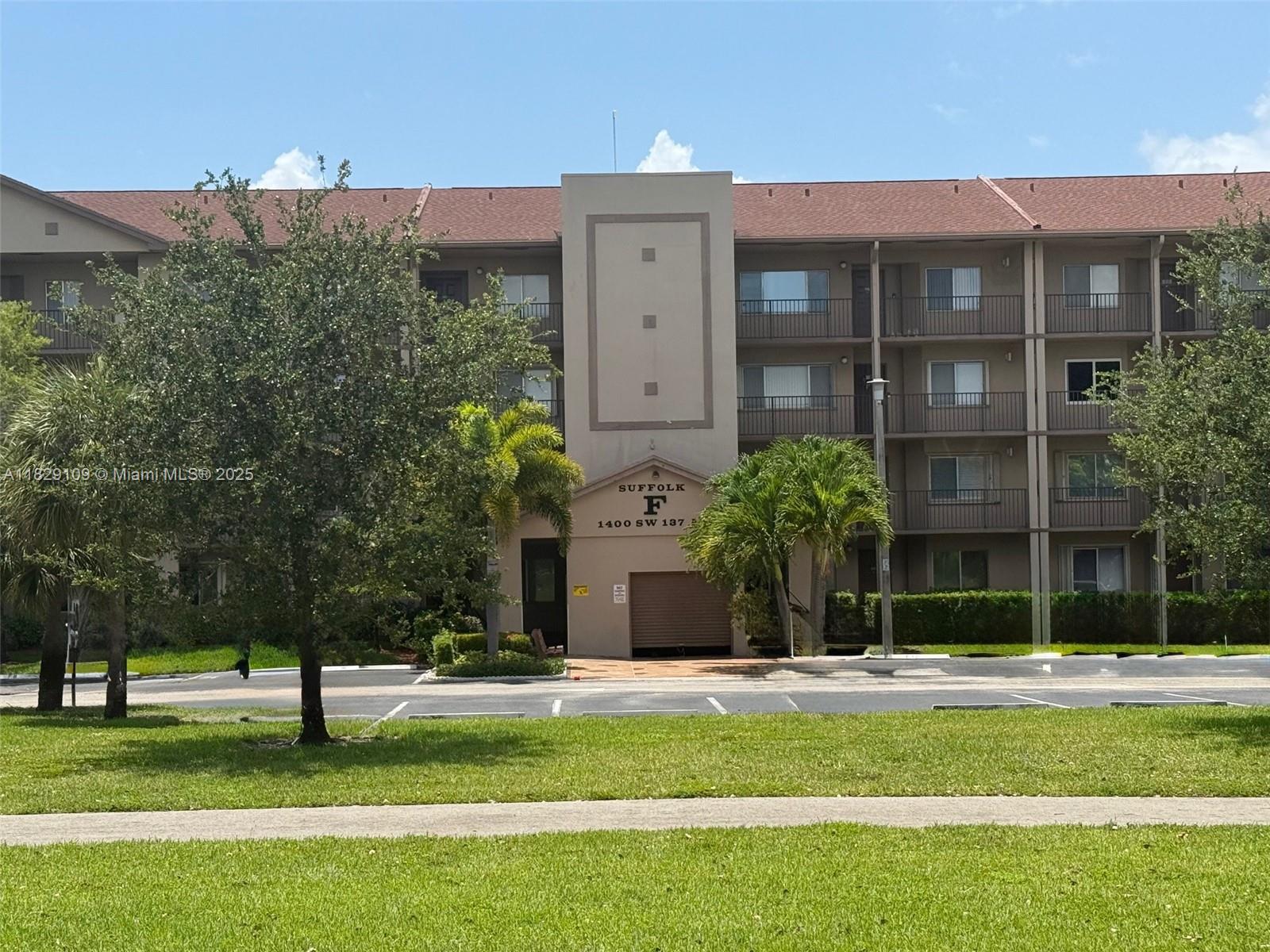 SUFFOLK AT CENTURY VILLAG - Residential