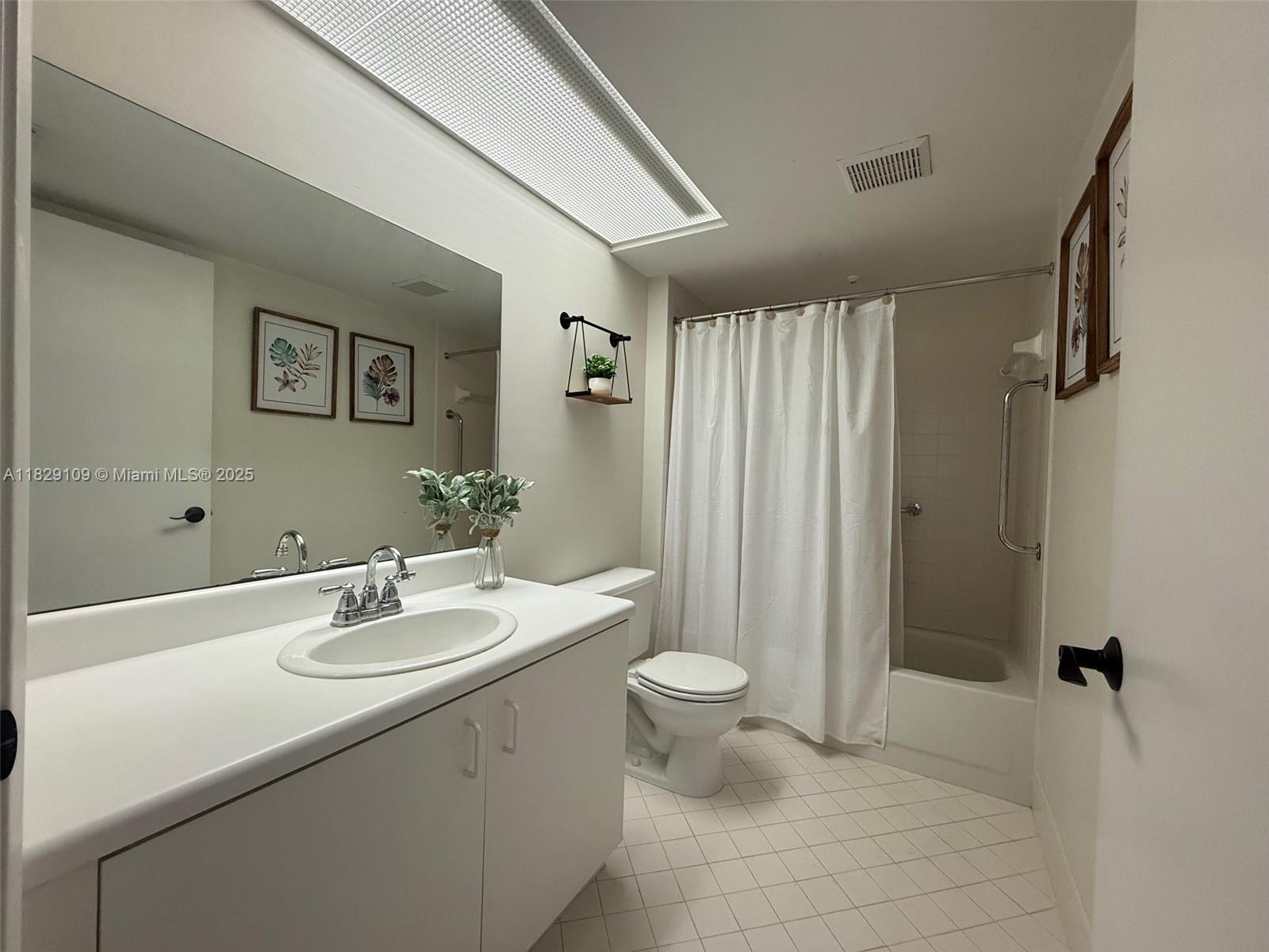 SUFFOLK AT CENTURY VILLAG - Residential