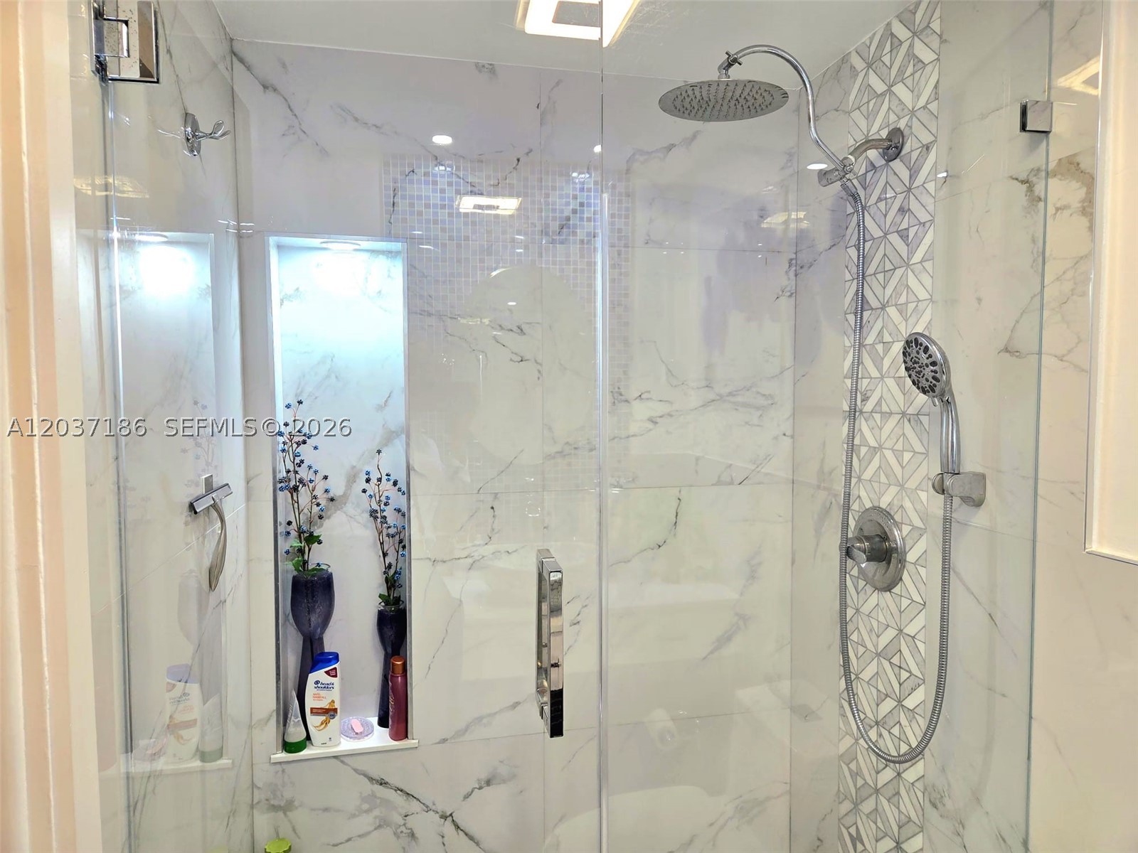 ANDOR PLAZA CONDO - Residential