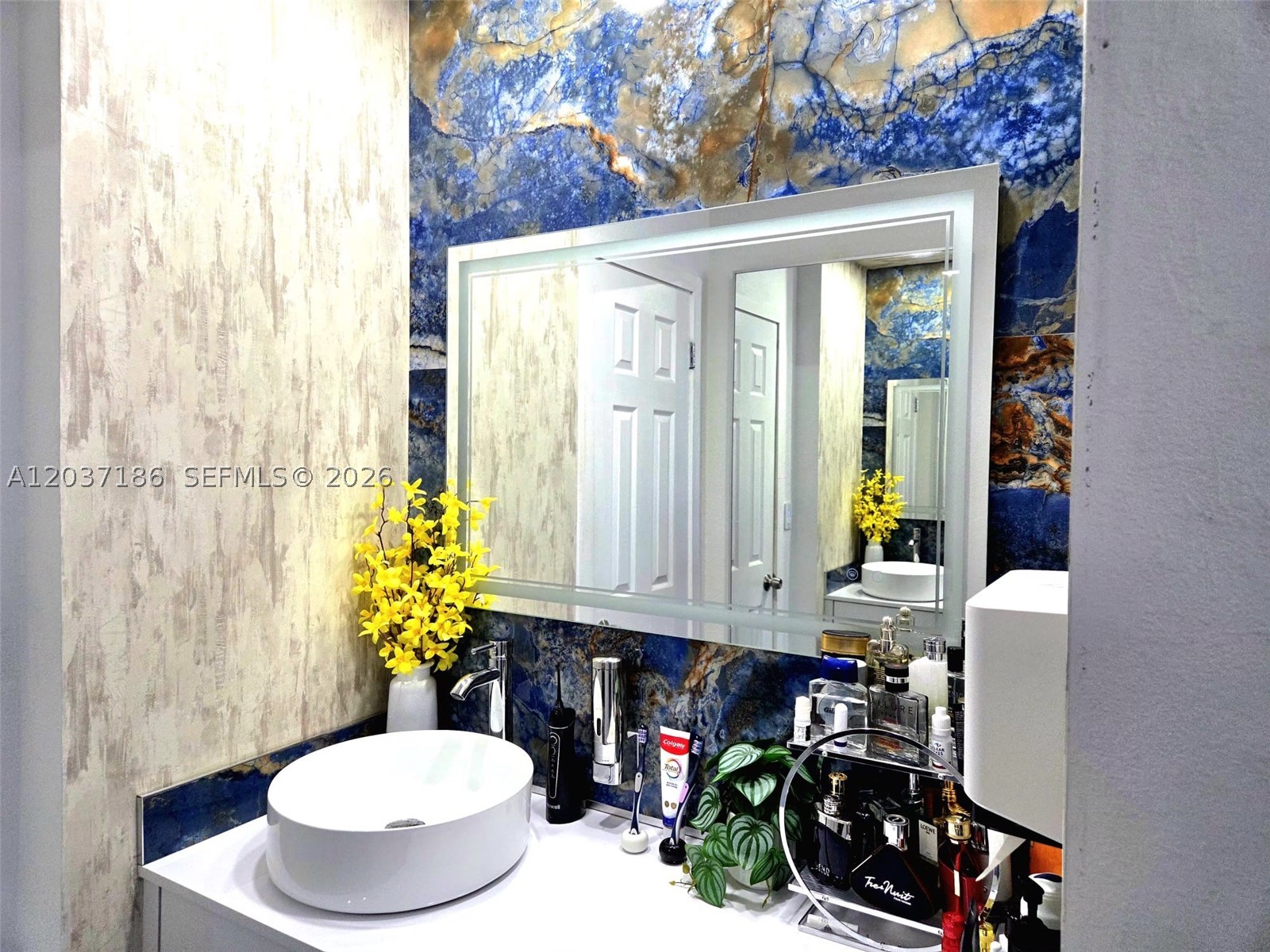 ANDOR PLAZA CONDO - Residential