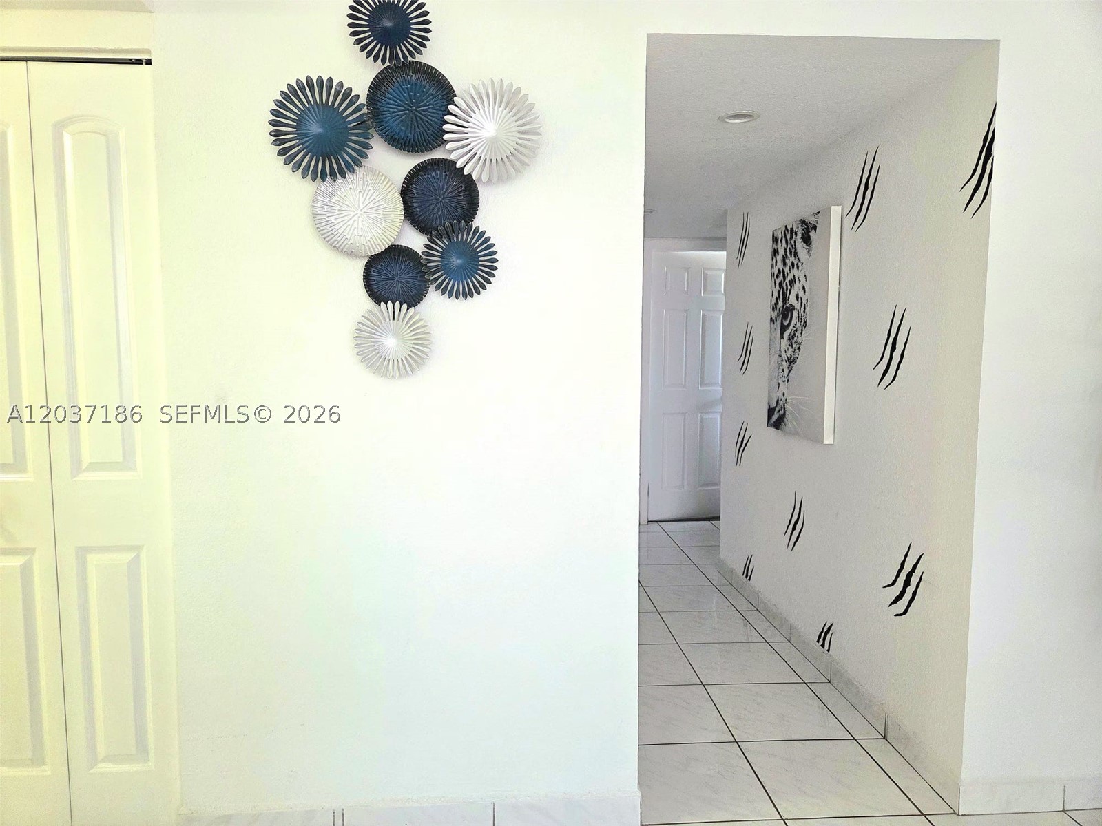 ANDOR PLAZA CONDO - Residential