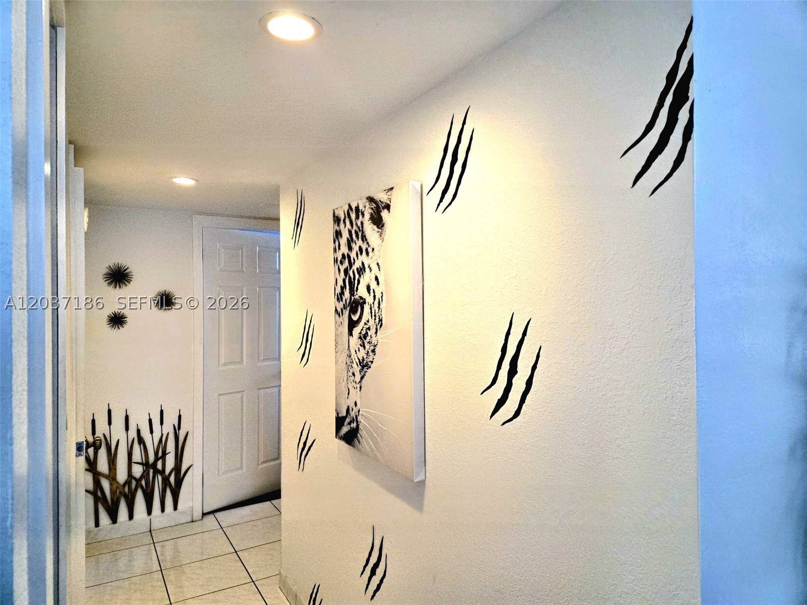 ANDOR PLAZA CONDO - Residential