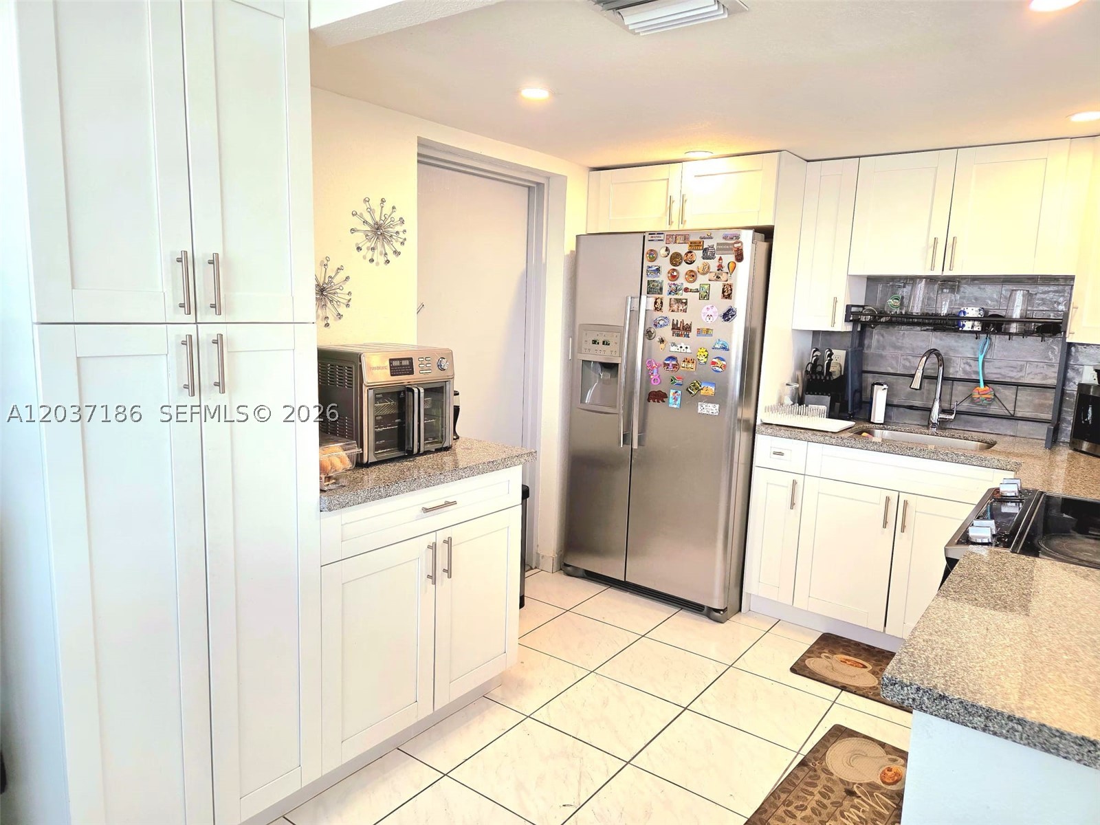 ANDOR PLAZA CONDO - Residential