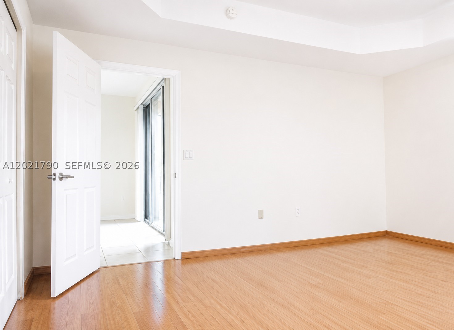 THE COURTS AT DORAL ISLES - Residential Lease