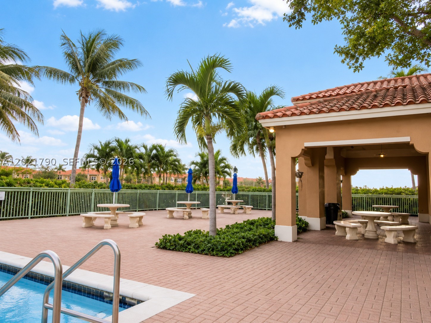 THE COURTS AT DORAL ISLES - Residential Lease